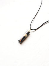 Load image into Gallery viewer, [RARE] Harlequin Glorybower Flower Pendant -5
