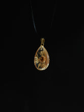 Load image into Gallery viewer, Himalayan Daisy Pendant -3

