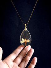 Load image into Gallery viewer, [RARE] Harlequin Glorybower Flower Pendant -10

