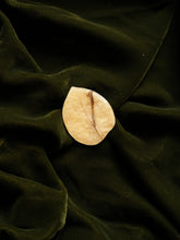 Load image into Gallery viewer, Bougainvillea Brooch Pin -1
