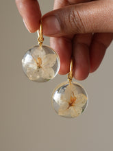 Load image into Gallery viewer, Solanum Flower Hoop Earrings
