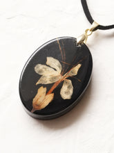 Load image into Gallery viewer, [RARE] Harlequin Glorybower Flower Pendant -7
