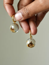 Load image into Gallery viewer, (Wild) Blackjack Flower Earrings -1
