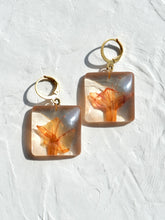 Load image into Gallery viewer, Morning Glory Flower Earrings -3
