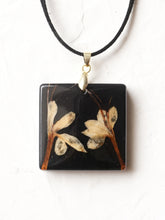 Load image into Gallery viewer, [RARE] Harlequin Glorybower Flower Pendant -3
