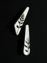 Load image into Gallery viewer, Leaf Leaves Brooch Pin -1
