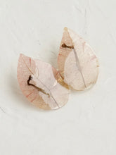Load image into Gallery viewer, Bougainvillea Brooch Pin -11
