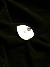 Load image into Gallery viewer, Bougainvillea Brooch Pin -1
