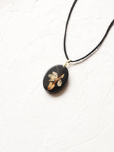 Load image into Gallery viewer, [RARE] Harlequin Glorybower Flower Pendant -7
