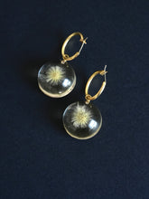 Load image into Gallery viewer, Dandelion Hoop Earrings -1
