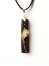 Load image into Gallery viewer, [RARE] Harlequin Glorybower Flower Pendant -5
