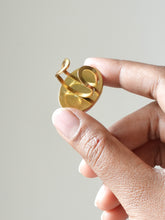 Load image into Gallery viewer, Larkspur Flower Petal Ring -2
