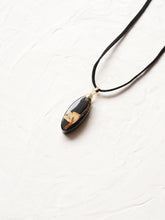 Load image into Gallery viewer, [RARE] Harlequin Glorybower Flower Pendant -8
