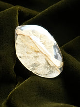 Load image into Gallery viewer, Bougainvillea Brooch Pin -9
