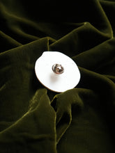 Load image into Gallery viewer, Bougainvillea Brooch Pin -4
