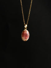 Load image into Gallery viewer, Verbena Flower Pendant
