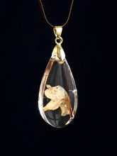 Load image into Gallery viewer, [RARE] Harlequin Glorybower Flower Pendant -11
