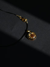 Load image into Gallery viewer, Himalayan Daisy Pendant -4
