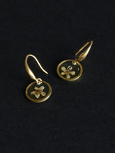 Load image into Gallery viewer, [RARE] Wild Himalayan Forget-Me-Not Flower Earrings -3
