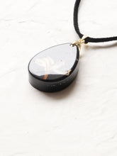 Load image into Gallery viewer, [RARE] Harlequin Glorybower Flower Pendant -9
