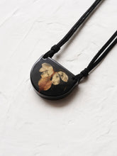 Load image into Gallery viewer, [RARE] Harlequin Glorybower Flower Pendant -1

