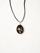 Load image into Gallery viewer, [RARE] Harlequin Glorybower Flower Pendant -7
