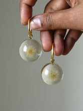 Load image into Gallery viewer, Dandelion Hoop Earrings -1
