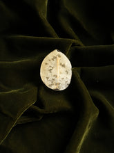 Load image into Gallery viewer, Bougainvillea Brooch Pin -6

