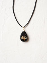 Load image into Gallery viewer, [RARE] Harlequin Glorybower Flower Pendant -9
