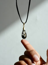 Load image into Gallery viewer, (RARE) Chitrak Flower Pendant
