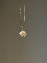 Load image into Gallery viewer, Himalayan Daisy Pendant -1
