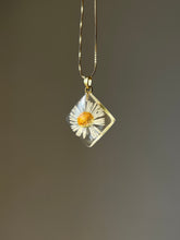 Load image into Gallery viewer, Himalayan Daisy Pendant -1
