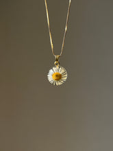 Load image into Gallery viewer, Himalayan Daisy Pendant -4
