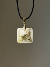 Load image into Gallery viewer, Wild Grass Flower Suede Cord Pendant -3
