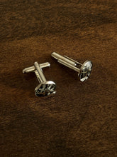 Load image into Gallery viewer, White Flower Cufflinks
