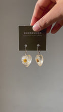 Load and play video in Gallery viewer, 925 Himalayan Daisy Earrings -4
